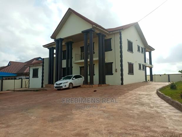 8bdrm House in Fredimens Real, Kumasi Metropolitan for Sale · Photo 4