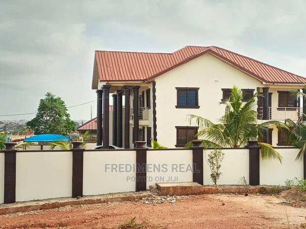 8bdrm House in Fredimens Real, Kumasi Metropolitan for Sale · Photo 5