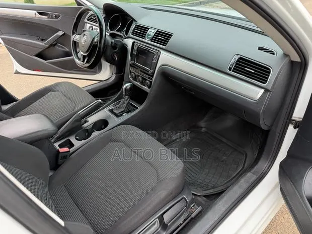 Volkswagen Passat 1.8T S 4dr Sedan (1.8L 4cyl) 2016 White · Photo 1
