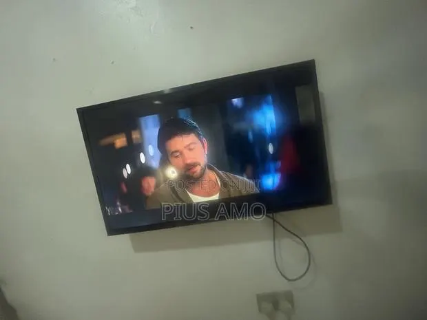 Nice Slightly Used Original Samsung 32” for Sale · Photo 1