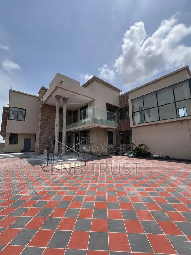 5bdrm Duplex in Trasaco, Ghana Link Area for sale · Photo 1