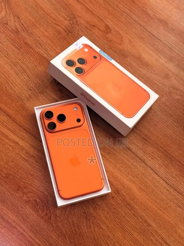 Apple iPhone 17 Pro Max 256 GB Orange · Photo 1