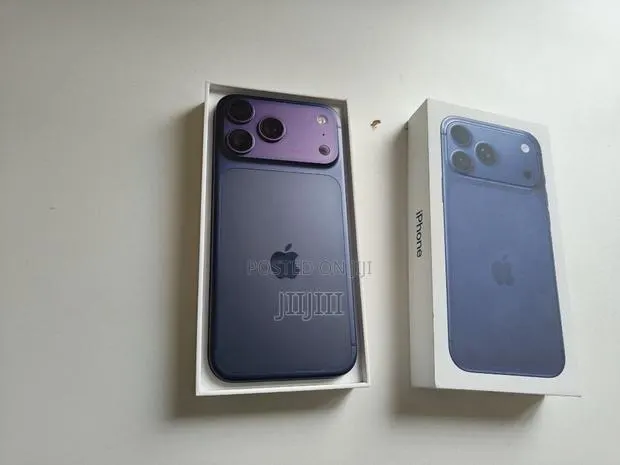 Apple iPhone 17 Pro Max 512 GB Blue · Photo 1