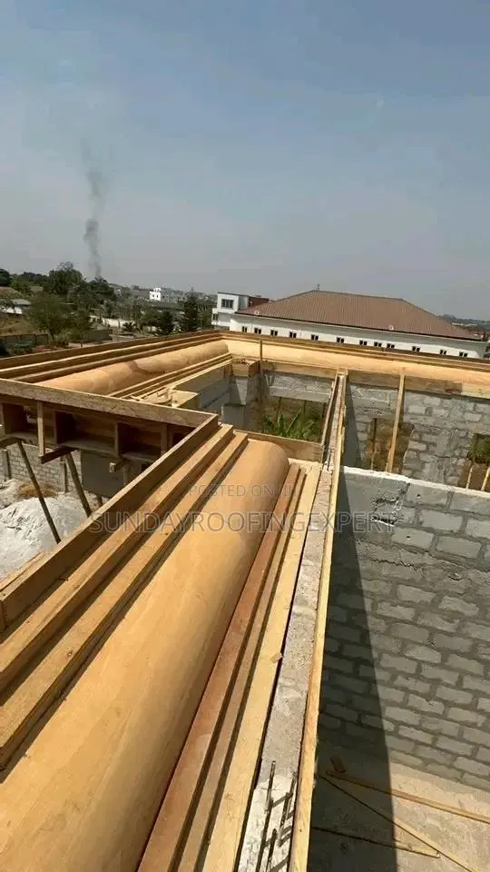 Strong Parapet Design · Photo 1