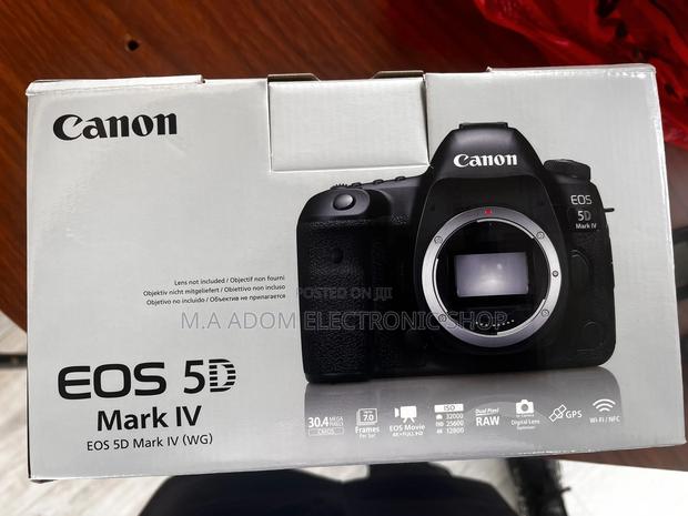 Canon 5D Mark Iv With Lens 24-105mm · Photo 1