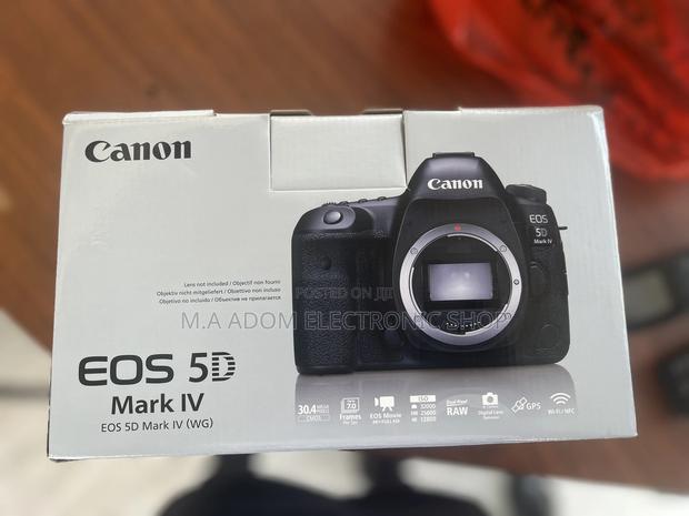 5D Mark Iv Canon With Lens · Photo 1