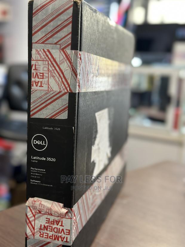 New Laptop Dell Latitude 3520 16GB Intel Core I7 SSD 256GB · Photo 6