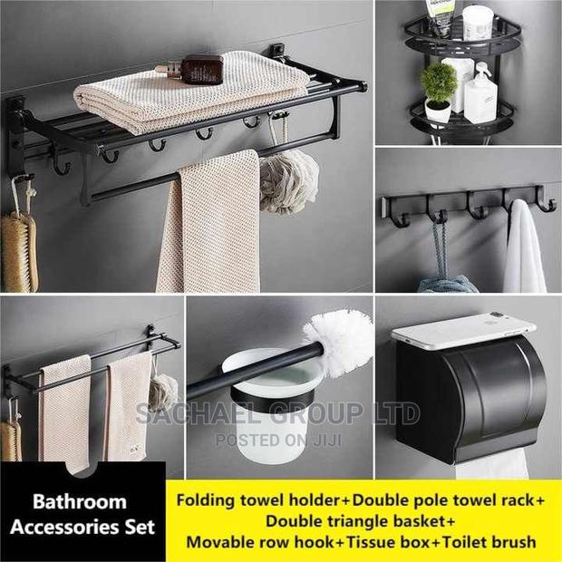 Bathroom Accessories · Photo 2