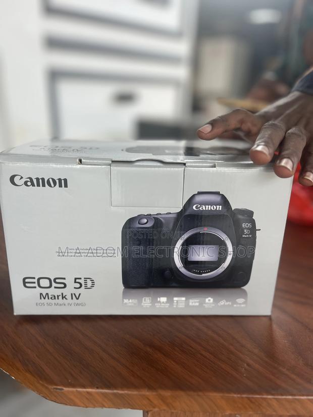 Canon Eos 5d Mark Iv With Lens 24-105mm · Photo 2