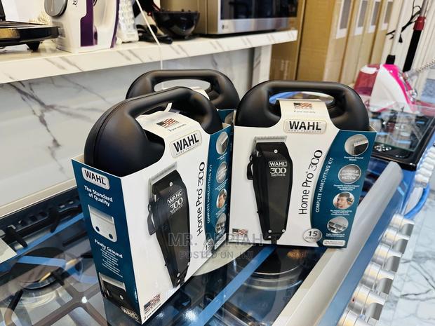 WAHL Home Cut - Complete Haircutting Kit · Photo 1
