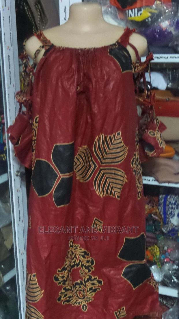 Ladies Funeral Cloth · Photo 1