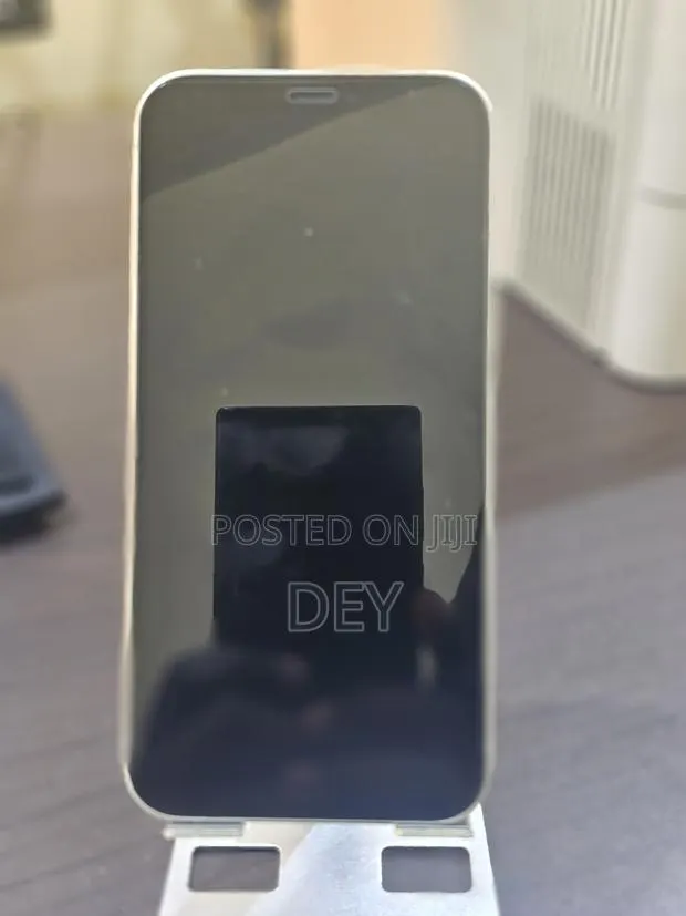 Apple iPhone 12 256 GB White · Photo 1