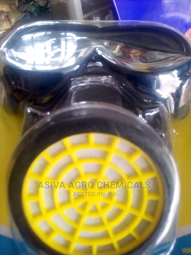 Industrial Mask And Goggles Set · Photo 4