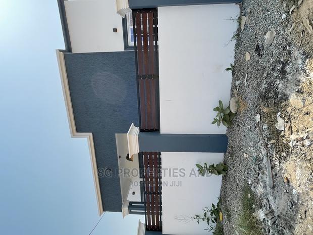 3bdrm House in Ecobank, Spintex for Sale · Photo 4