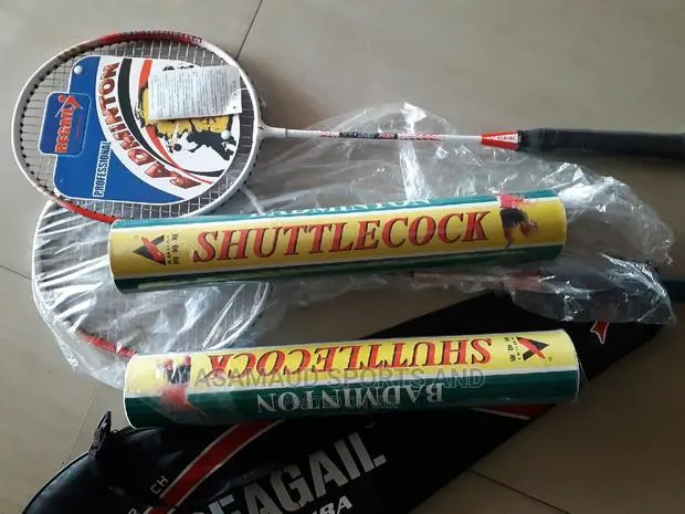 Original BADMINTON Net, RACKET and Ball at Cool Price · Photo 1