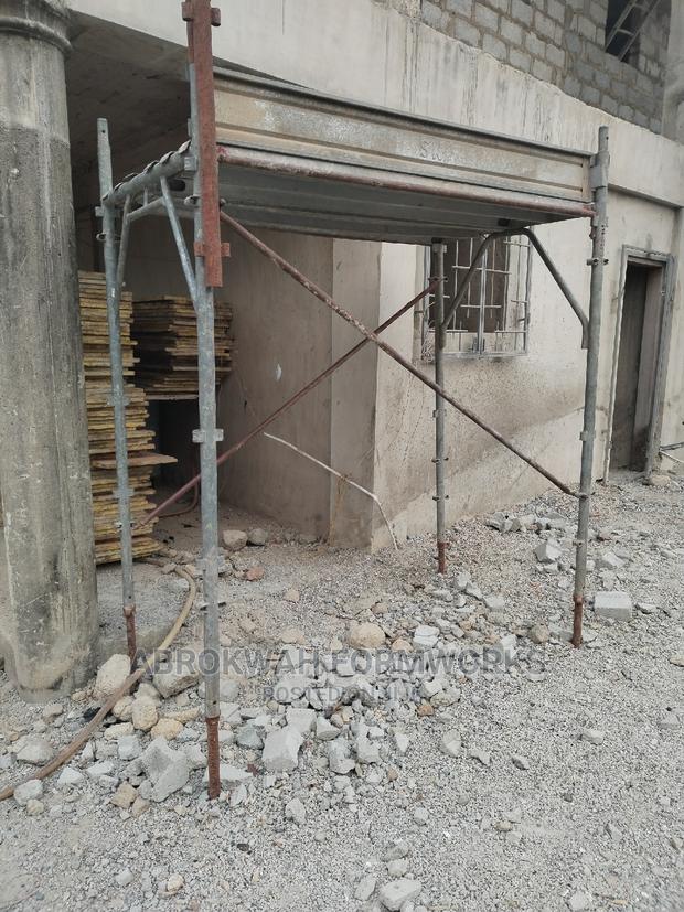 Formworks/Acrojacks/Scaffolds/Metals/Tiles/Paint/Machines · Photo 4