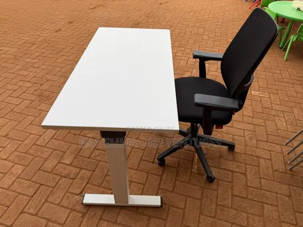 Haworth Office Chair & Electric Adjustable Desk · Photo 1