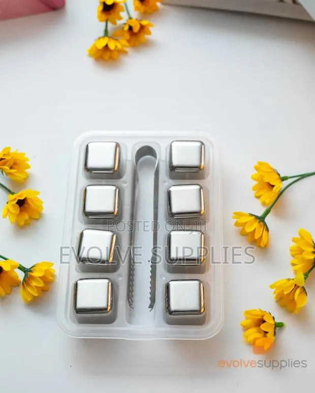 8 Pieces Whiskey Stones With Tong · Photo 1