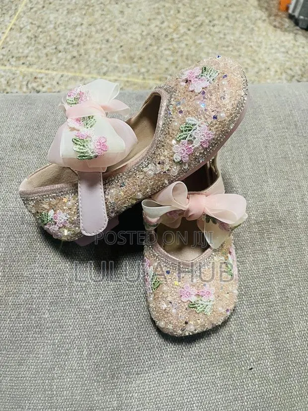 Floral Girls Shoes · Photo 2