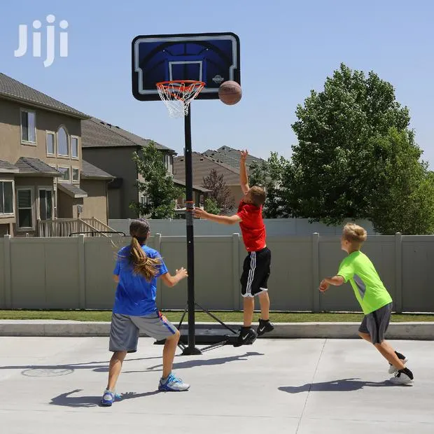 Lifetimes Basketball Hoop New Free Spalding Ball · Photo 1