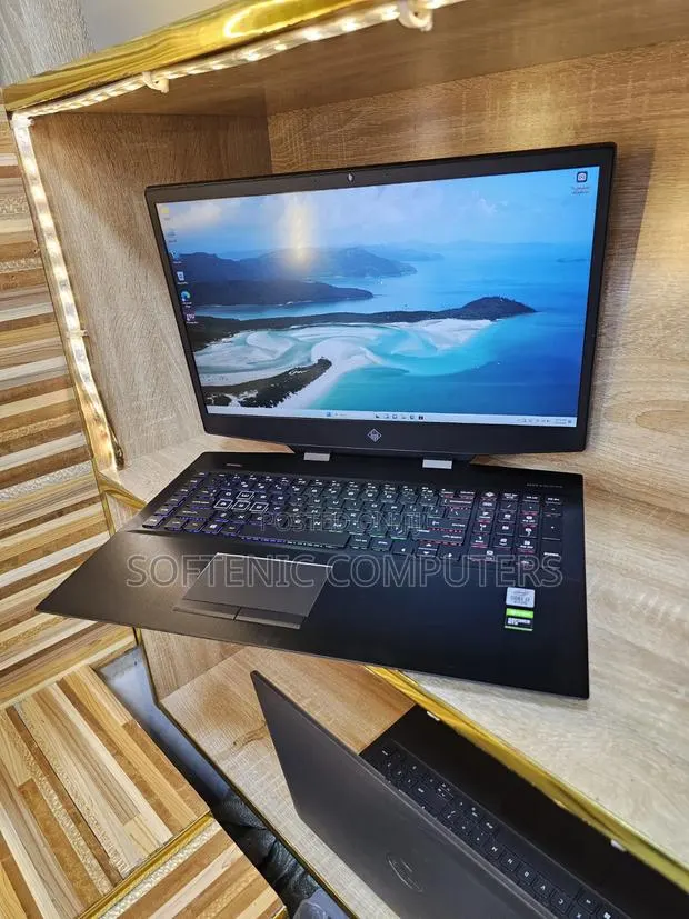 Laptop HP Omen 17 16GB Intel Core i7 HDD+SSD 512GB · Photo 1