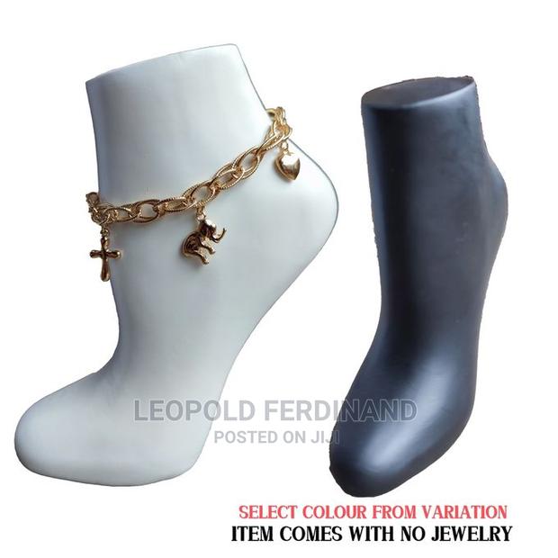 Anklet Display Foot Mannequin · Photo 1