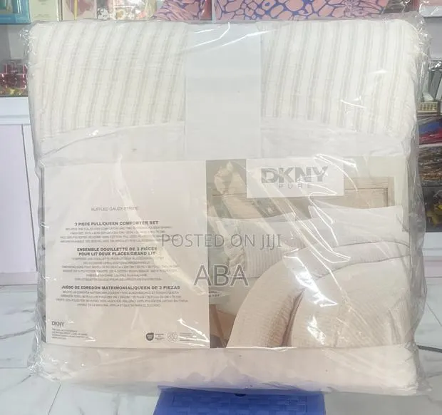 DKNY Queen Comforter 3pc Set High Quality USA · Photo 1