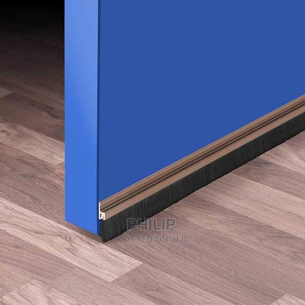 Door Sweeper Brush Seal · Photo 2