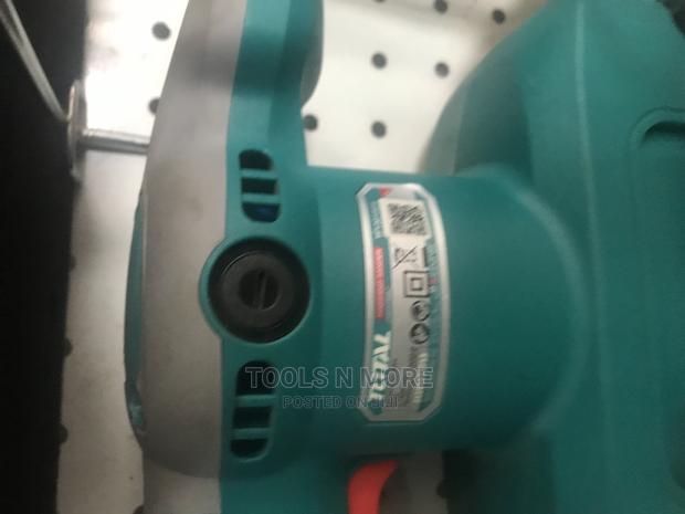 TOTAL Finishing Sander (320W) · Photo 2