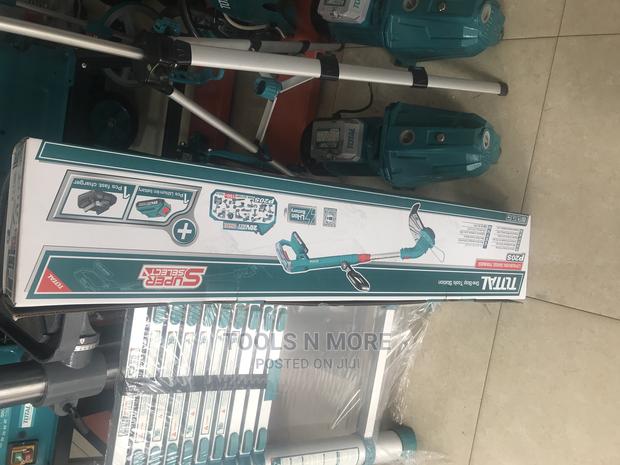 TOTAL Grass Trimmer (Battery Powered) · Photo 2