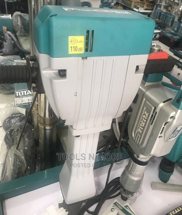Total Demolition Breaker (2200w) · Photo 1