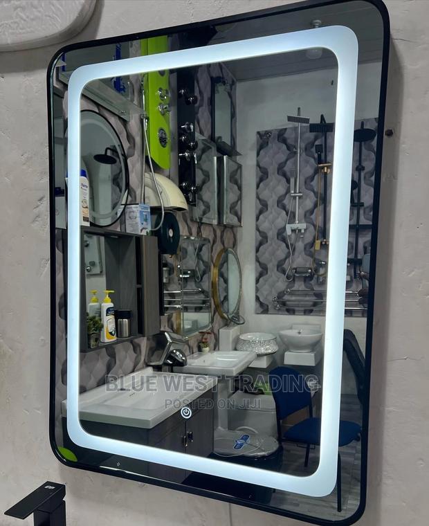 Black Frame LED Mirror · Photo 2
