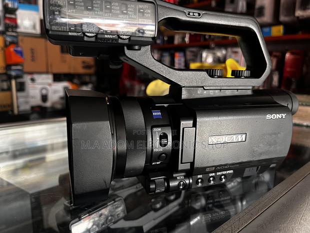 Sony PWX 70 1080p FHD Camcorder · Photo 1