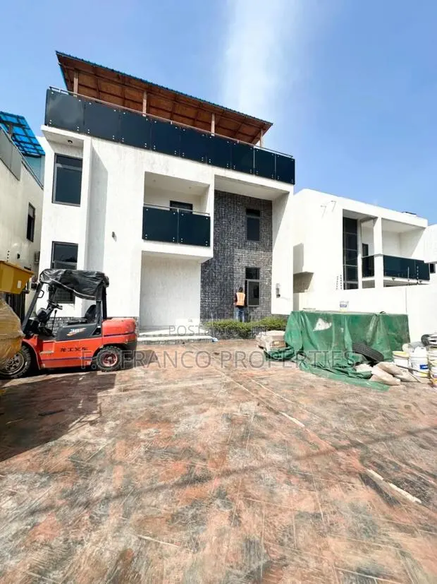 5bdrm House in Kg Franco Properties, Spintex for sale · Photo 1