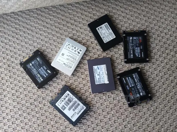Samsung 256gb Satta SSD · Photo 1