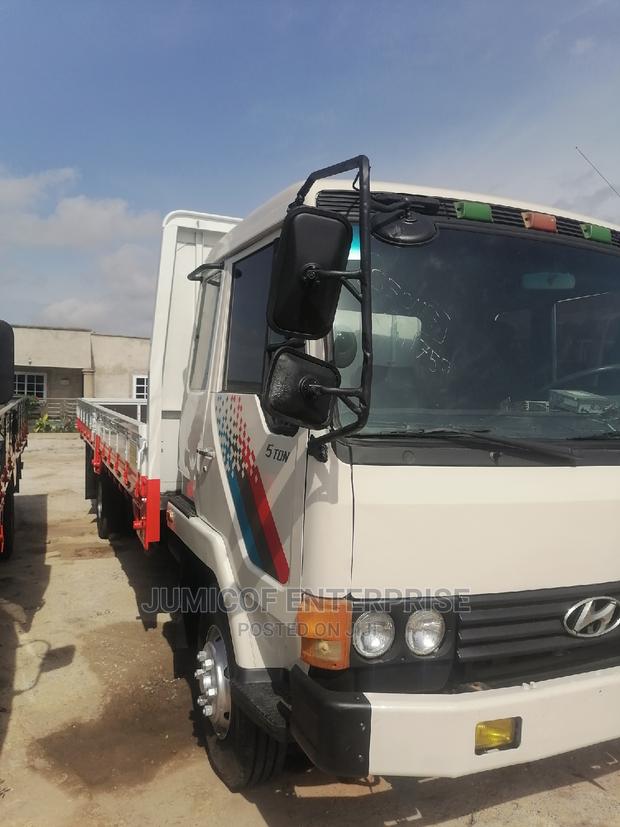 Hyundai 5 Ton Truck (Old Type) · Photo 2