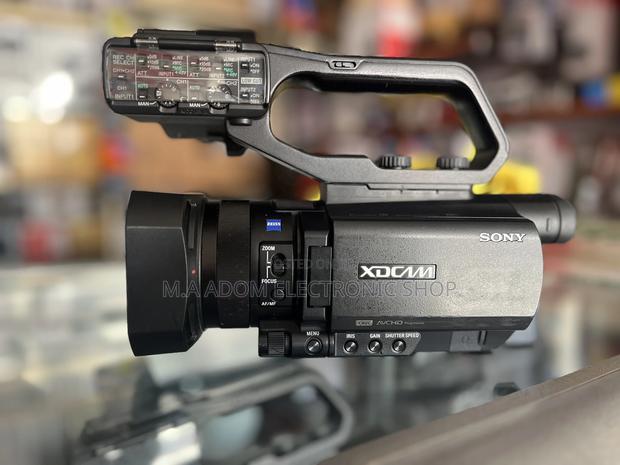 Sony FHD Professional Camcorder Px70 · Photo 1