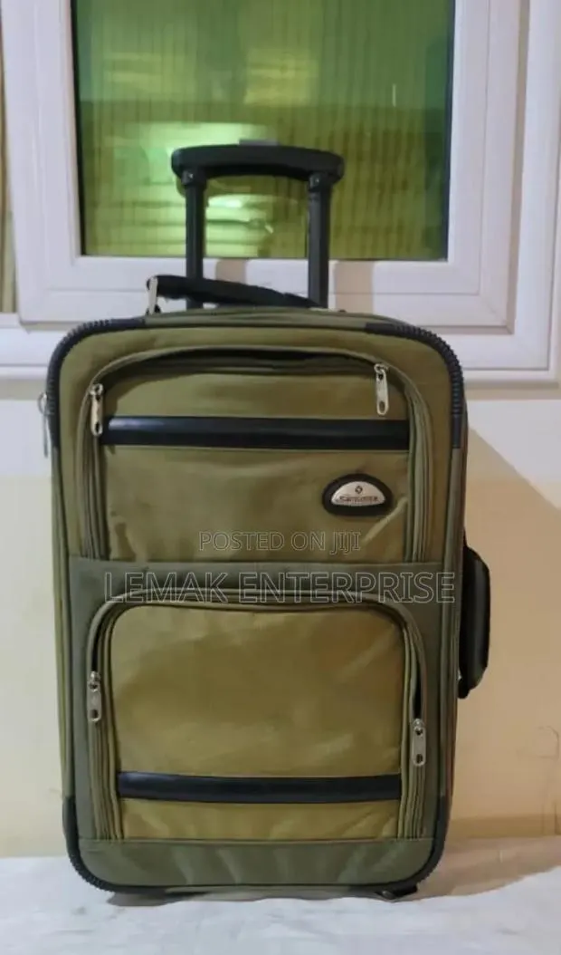 Samsonite Wheeled Suitcase, Rectangular Olive-Green Bag · Photo 1