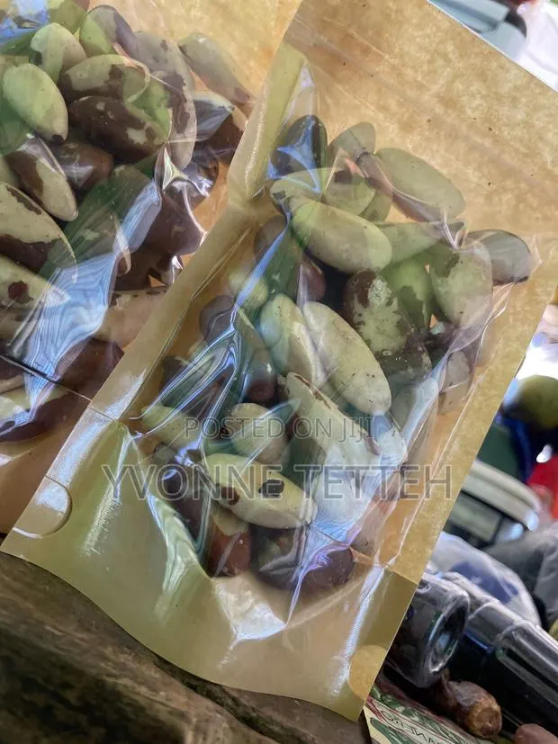 Organic Brazil Nuts · Photo 1