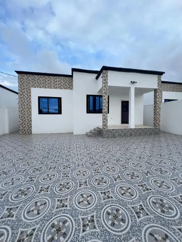 3 Bedroom Self Compound for Rent in Kasoa Town · Photo 1
