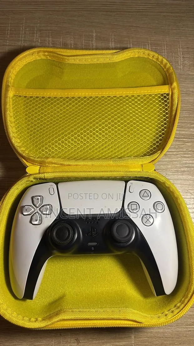 PS5 Uk Used Controllers · Photo 1