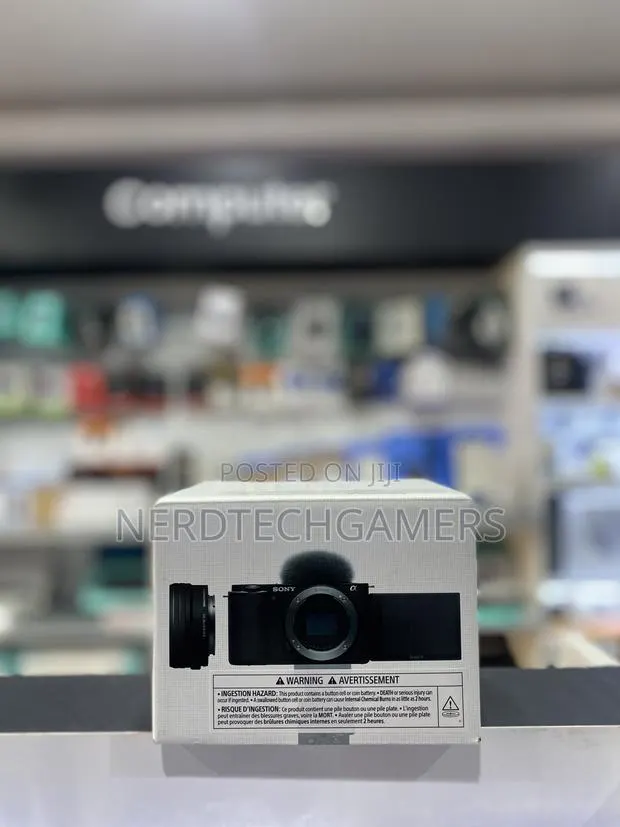 Sony Alpha ZV-E10 - Interchangeable Lens Camera Kit - Black · Photo 1