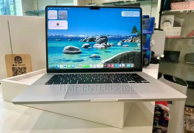 New Laptop Apple MacBook Air 2025 M4 16GB Apple M4 SSD 512GB · Photo 1