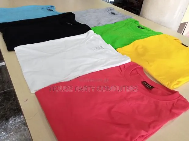Plain Cotton T-Shirt · Photo 1