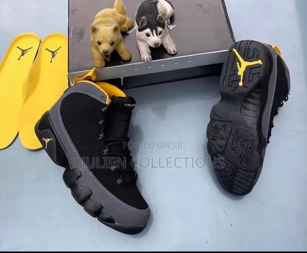 Jordan 9 University Gold · Photo 1