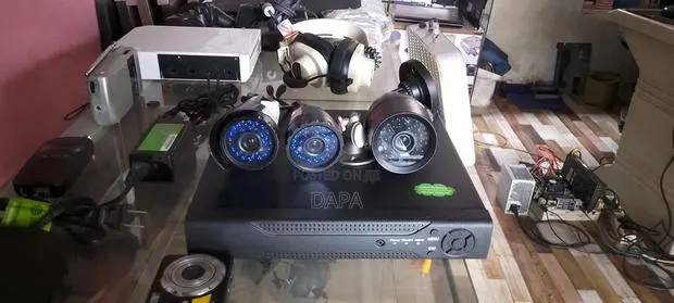 16 Channels DVR With 3 Analogue CCTV Camera Set · Photo 1