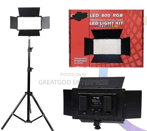 LED 800 RGB Professional Photo Video Light Kit · Photo 1