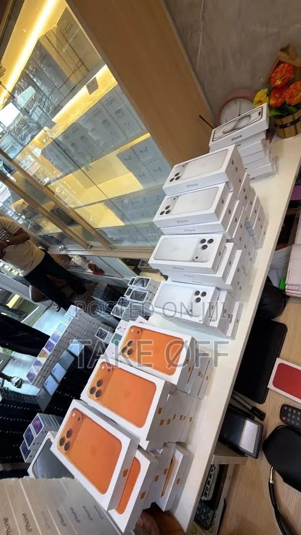 New Apple iPhone 17 Pro Max 256 GB Orange · Photo 3