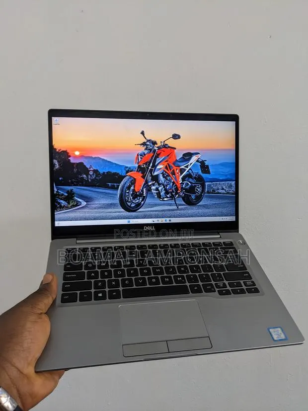 Laptop Dell Inspiron 13 7300 8GB Intel Core i7 SSD 256GB · Photo 1