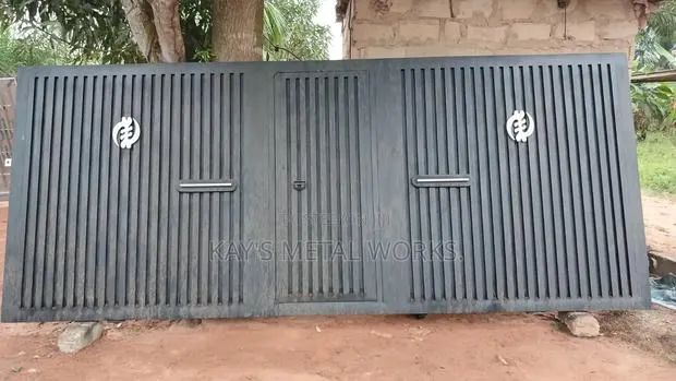 Modern Designer Metal Gate | Strong Security Gate · Photo 1